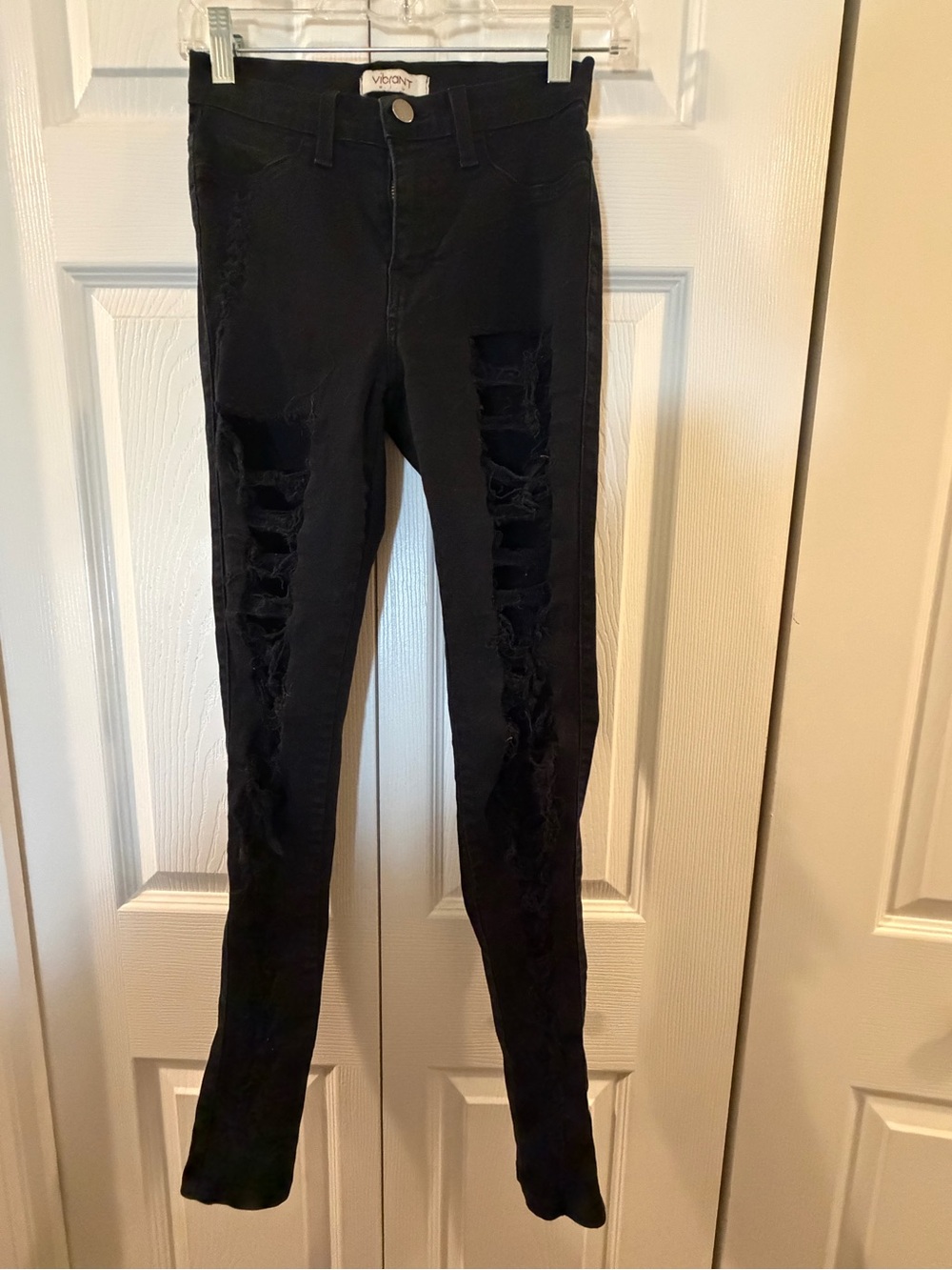 🚨Vibrant Black Ripped Skinny Jeans for Women🚨